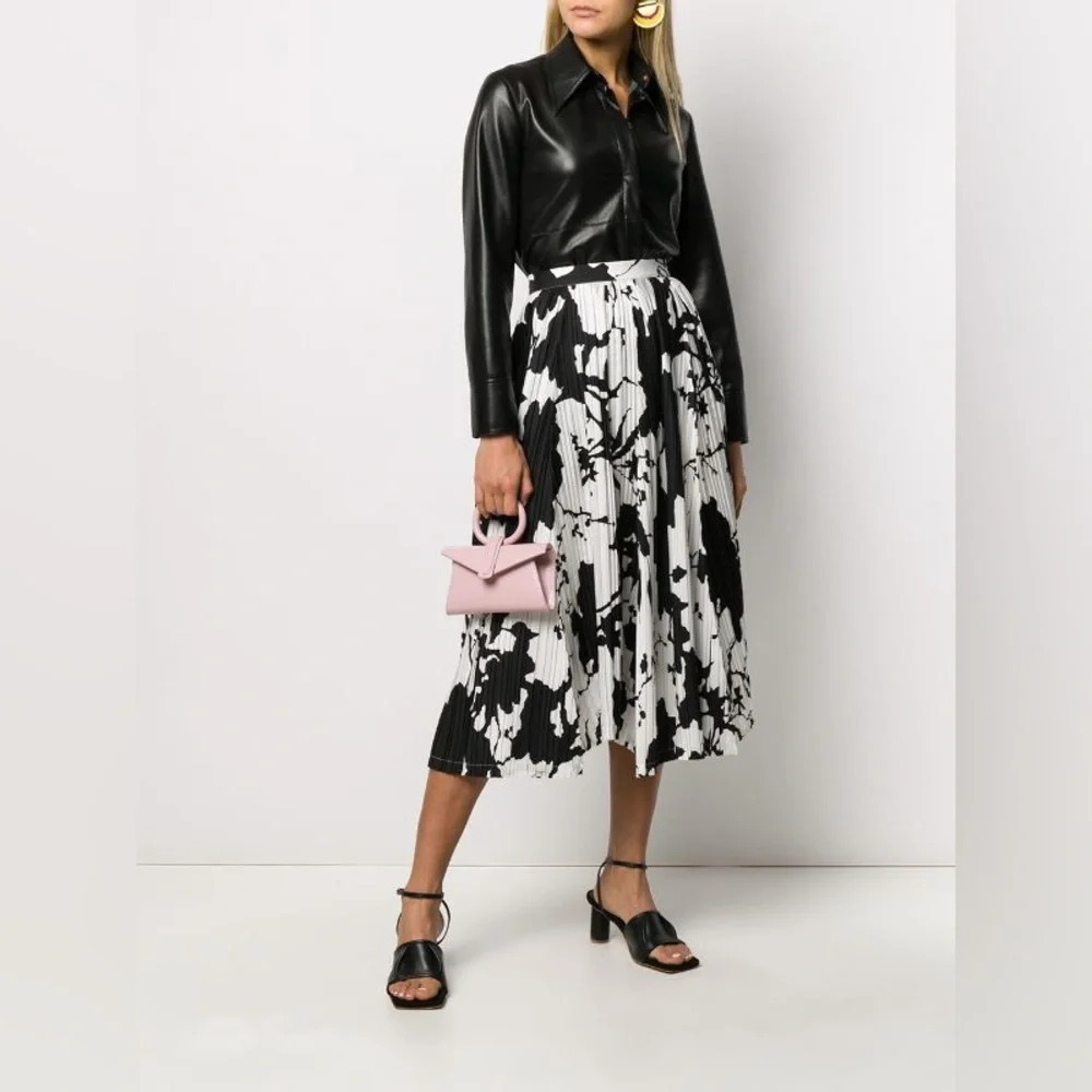 NWOT Salvatore Ferragamo Black & White Pleated Silk Midi Skirt Size 42 (6)